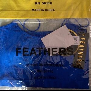 BNWOT FEATHERS Women’s Blue Crop Top